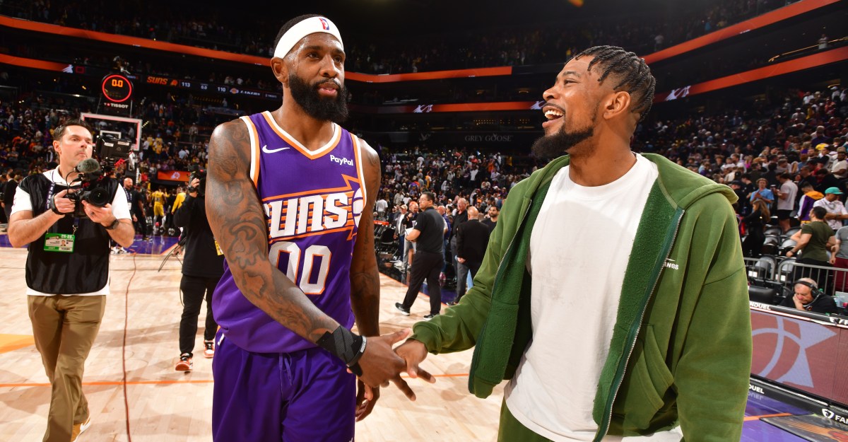 Seven Days of Sun, Week 19: Fantasia is bruised but the Suns are not broken