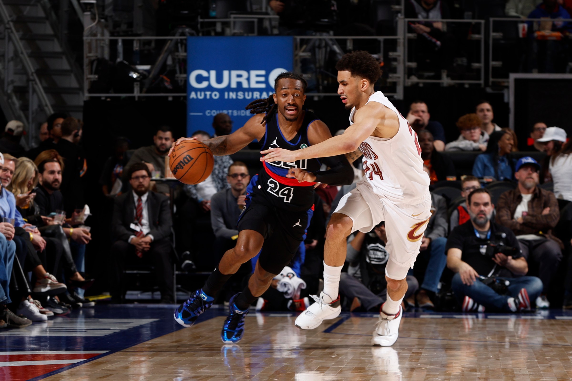 DETROIT, MI - FEBRUARY 27: Daniss Jenkins #24 of the Detroit Pistons drives to the basket during the game against the Cleveland Cavaliers on February 27, 2026 at Little Caesars Arena in Detroit, Michigan. NOTE TO USER: User expressly acknowledges and agrees that, by downloading and/or using this photograph, User is consenting to the terms and conditions of the Getty Images License Agreement. Mandatory Copyright Notice: Copyright 2026 NBAE (Photo by Brian Sevald/NBAE via Getty Images)