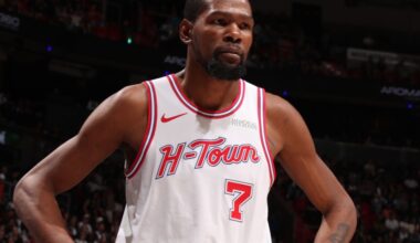 Kevin Durant enters top ten in MVP voting
