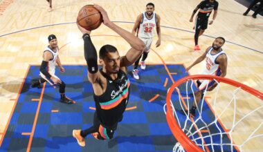 Spurs snap 11-game winning streak in New York