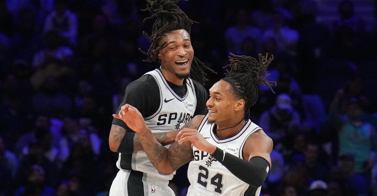 Spurs Turn Philly Trip Into Showcase, Steamroll 76ers 131-91