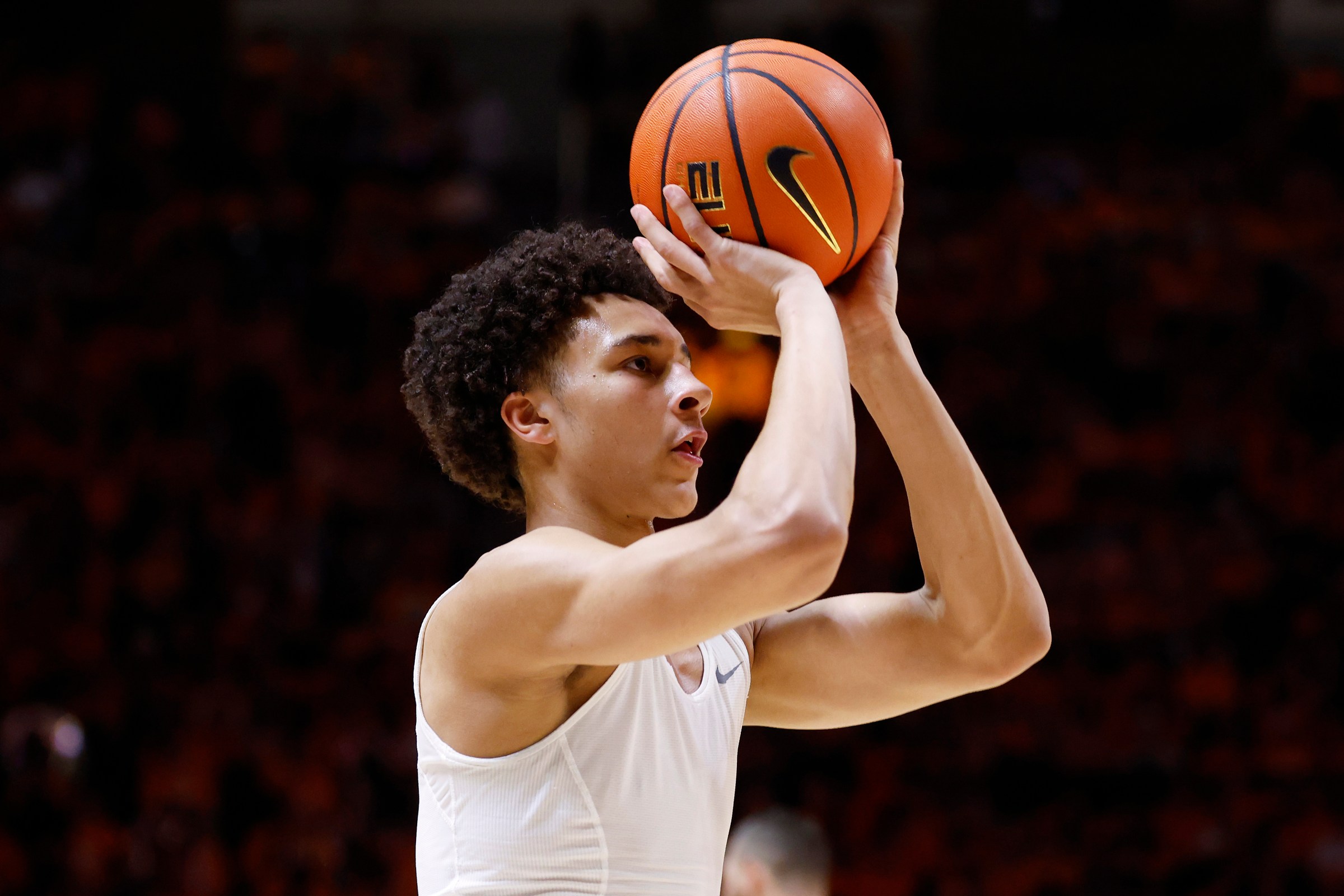 KNOXVILLE, TENNESSEE - FEBRUARY 28: Nate Ament #10 of the Tennessee Volunteers warms up prior to the game against the Alabama Crimson Tide at Thompson-Boling Arena on February 28, 2026 in Knoxville, Tennessee. (Photo by Johnnie Izquierdo/Getty Images)
