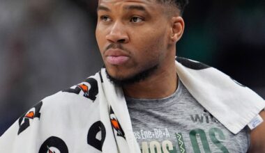 Milwaukee Bucks Player Grades: Doc continues to disappoint, team stagnantes