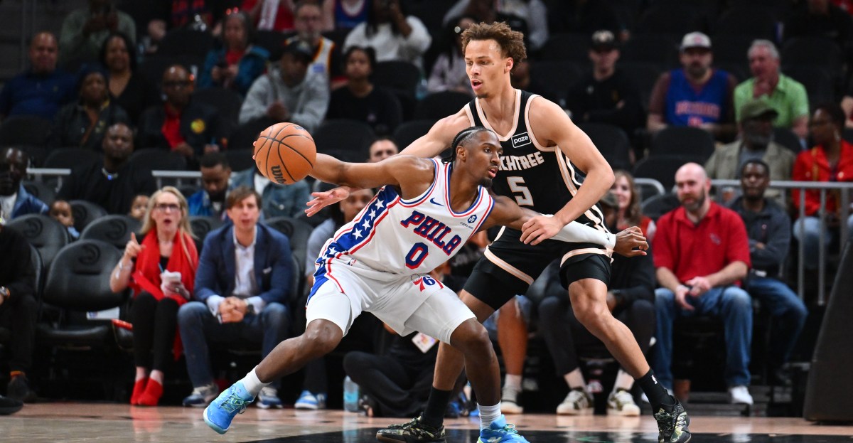 Maxey hurts hand in closing seconds, Sixers fall to 0-4 vs. Hawks, no longer in guaranteed playoff spot