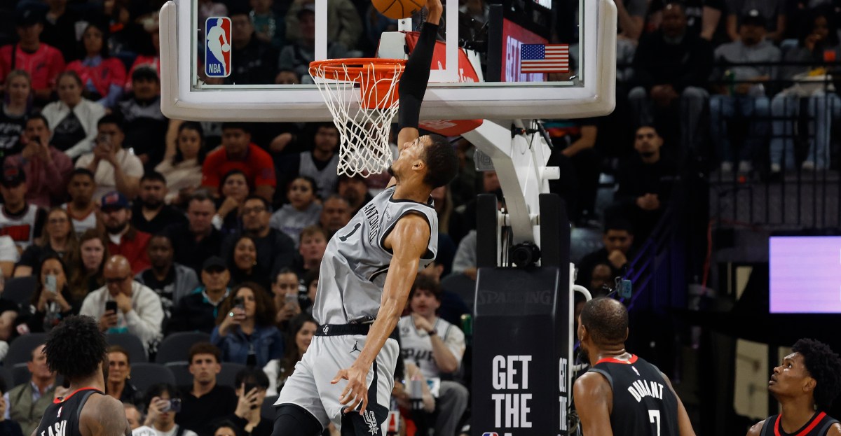 Highlights: Five Spurs score 19+ in rout of Rockets
