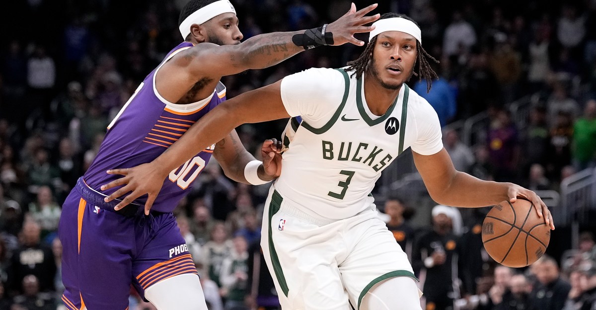 Milwaukee Bucks Poll: Fans largely united on shutting down Giannis for year