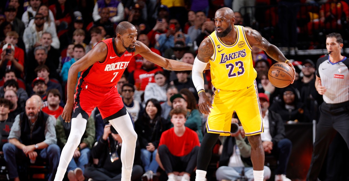 Rockets collapse in the fourth, lose to Lakers 100-92