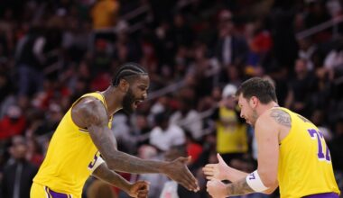 Deandre Ayton came up big in Lakers win over Rockets