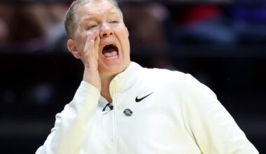 NCAA Tournament notebook: Utah State coach fan of Arizona Wildcats, Tommy Lloyd’s style