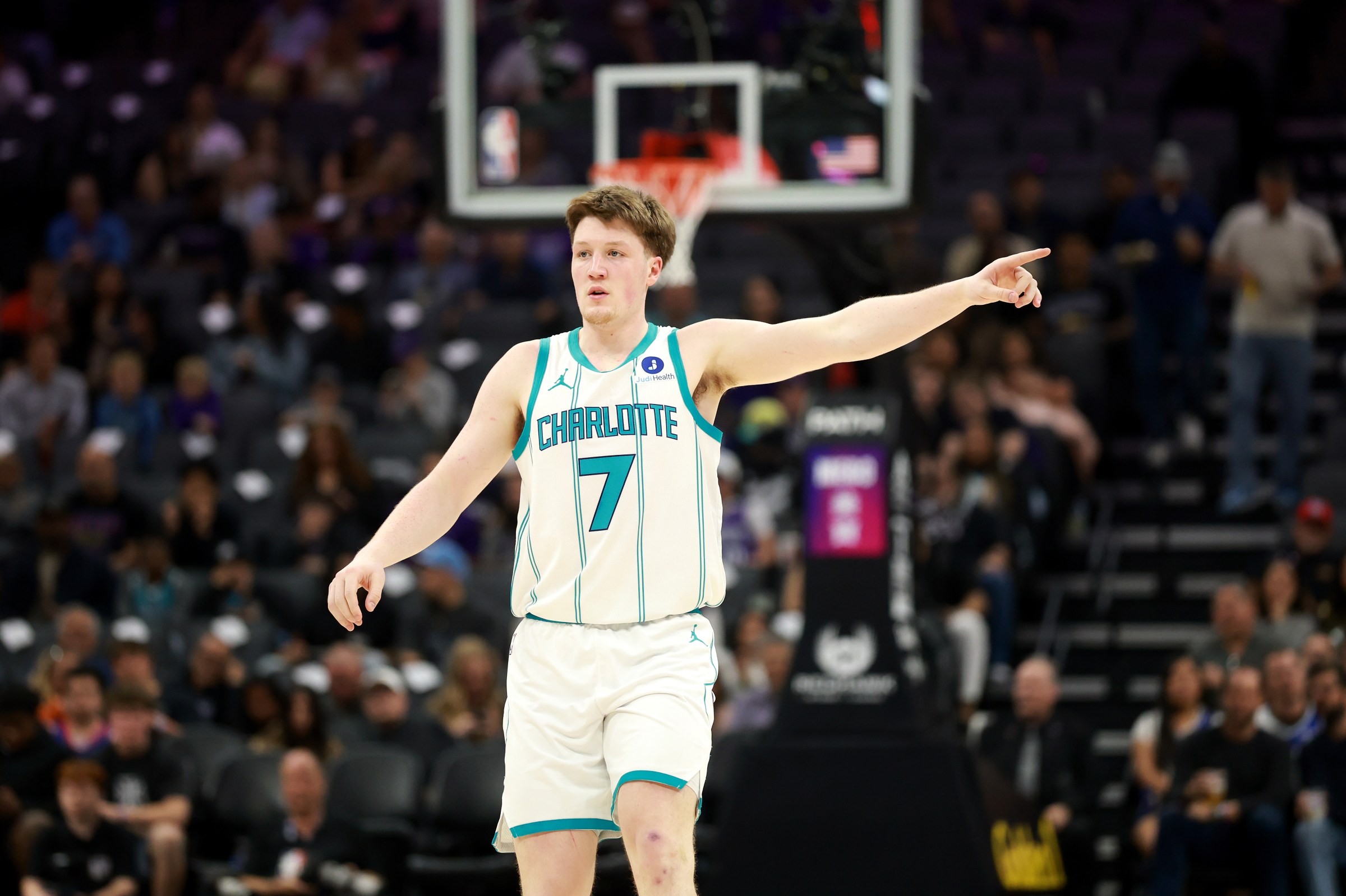SACRAMENTO, CALIFORNIA - MARCH 11: Kon Knueppel #7 of the Charlotte Hornets points to teammates during their game against the Sacramento Kings at Golden 1 Center on March 11, 2026 in Sacramento, California. NOTE TO USER: User expressly acknowledges and agrees that, by downloading and/or using this photograph, user is consenting to the terms and conditions of the Getty Images License Agreement. (Photo by Ezra Shaw/Getty Images)