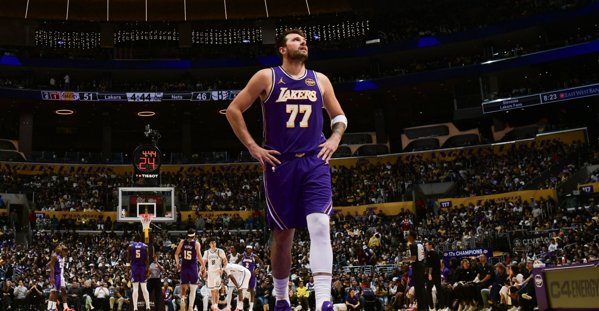 Lakers vs. Nets Final Score: Lakers grind out win over Nets