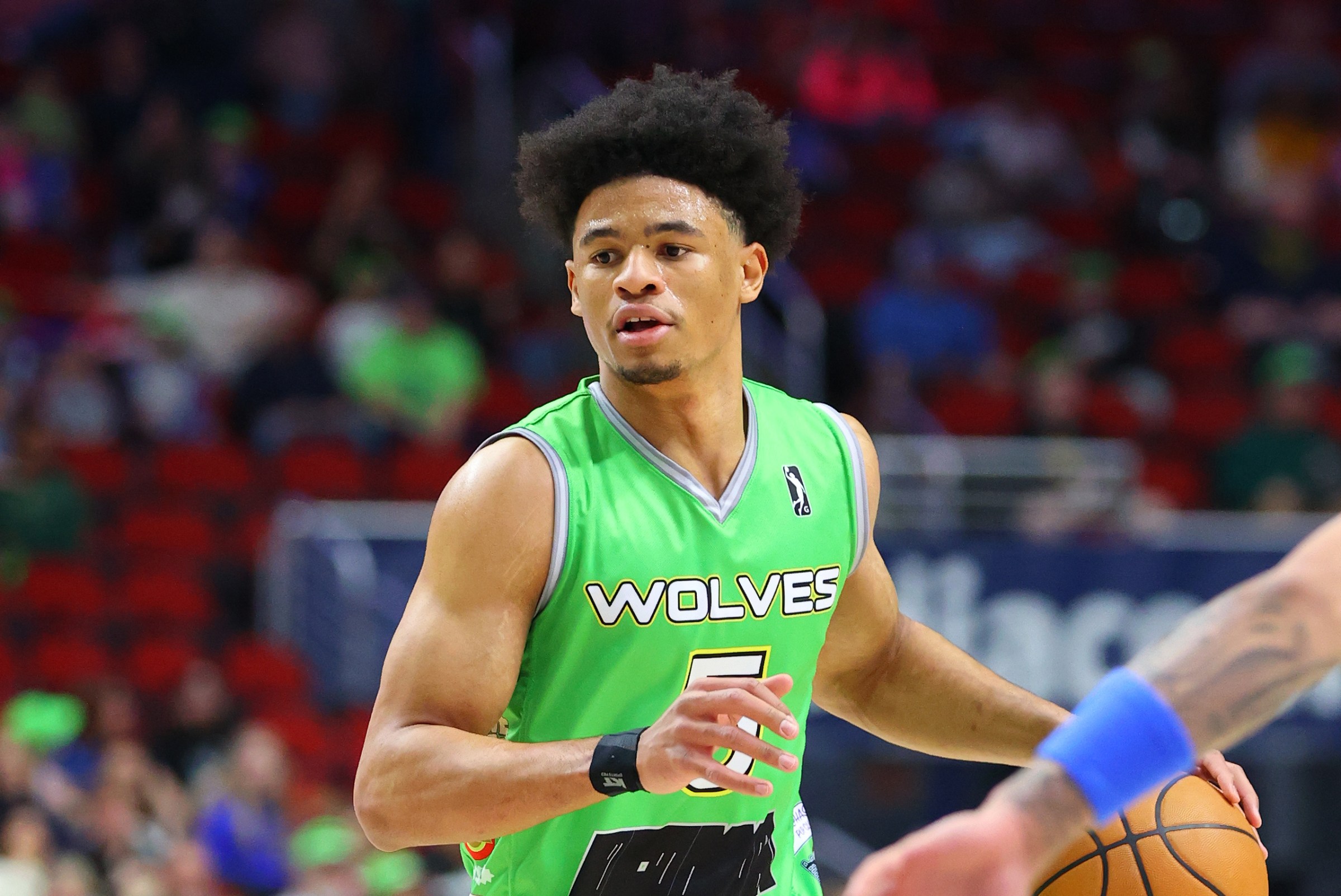 DES MOINES, IA - MARCH 28: Zyon Pullin #5 of the Iowa Wolves looks to pass the ball during the game against the Oklahoma City Blue on March 28, 2026 at Casey’s Center in Des Moines, Iowa. NOTE TO USER: User expressly acknowledges and agrees that, by downloading and or using this Photograph, user is consenting to the terms and conditions of the Getty Images License Agreement. Mandatory Copyright Notice: Copyright 2026 NBAE (Photo by Jasey Bradwell/NBAE via Getty Images)