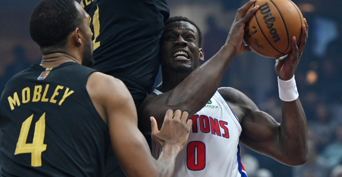 Cavs sneak past conference-leading Pistons 113-109