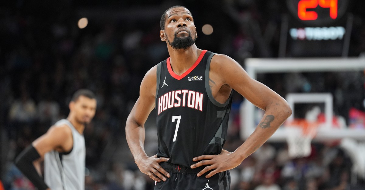 Rockets blown out by Spurs 145-120