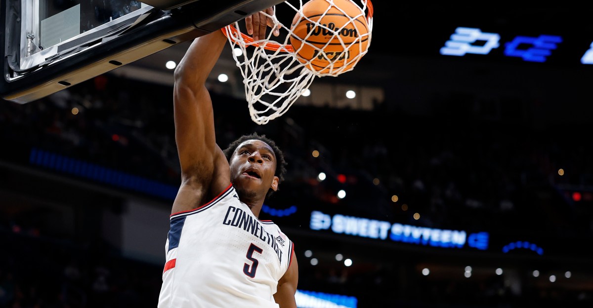 Elite Eight Opening Odds: Huskies open as 5.5-point underdogs against Duke