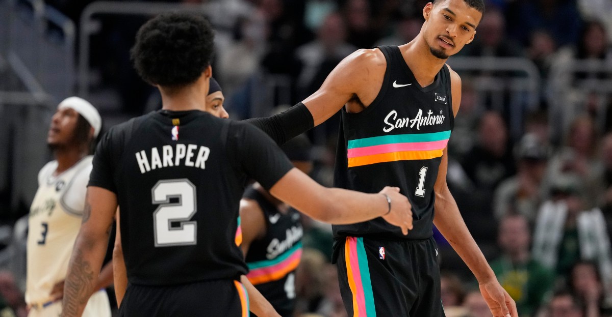 Spurs show maturity and focus in dominant win over Bucks