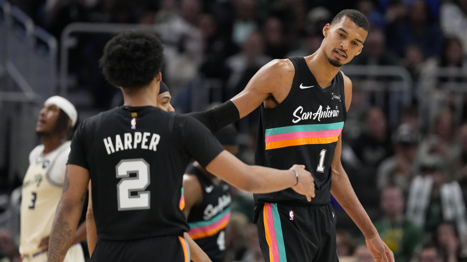 Watch: San Antonio Spurs eliminate Milwaukee Bucks from playoff contention