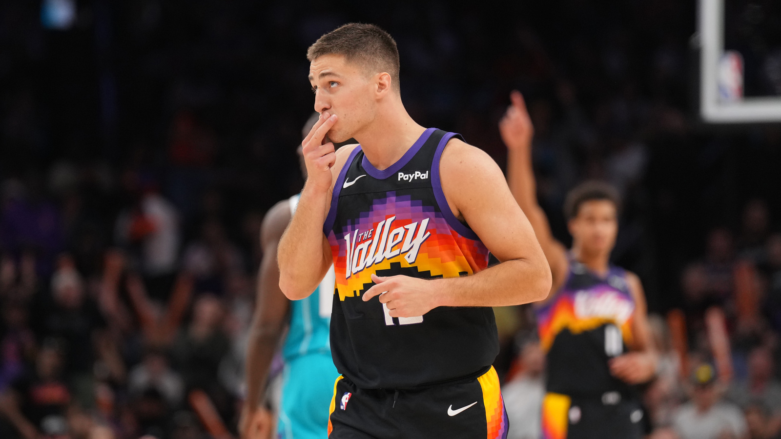 With playoffs looming, should Phoenix Suns cut minutes for struggling players?