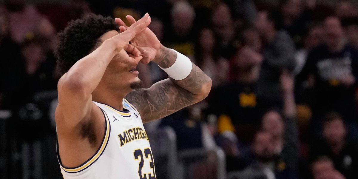 Yaxel Lendeborg stars as top-seeded Michigan beats Alabama 90-77 in Sweet 16