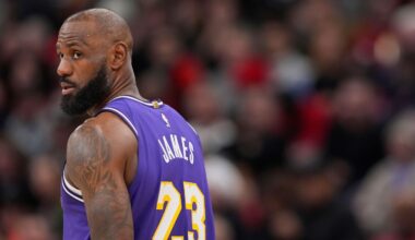 Lakers' LeBron James misses third straight, sits vs. Wolves