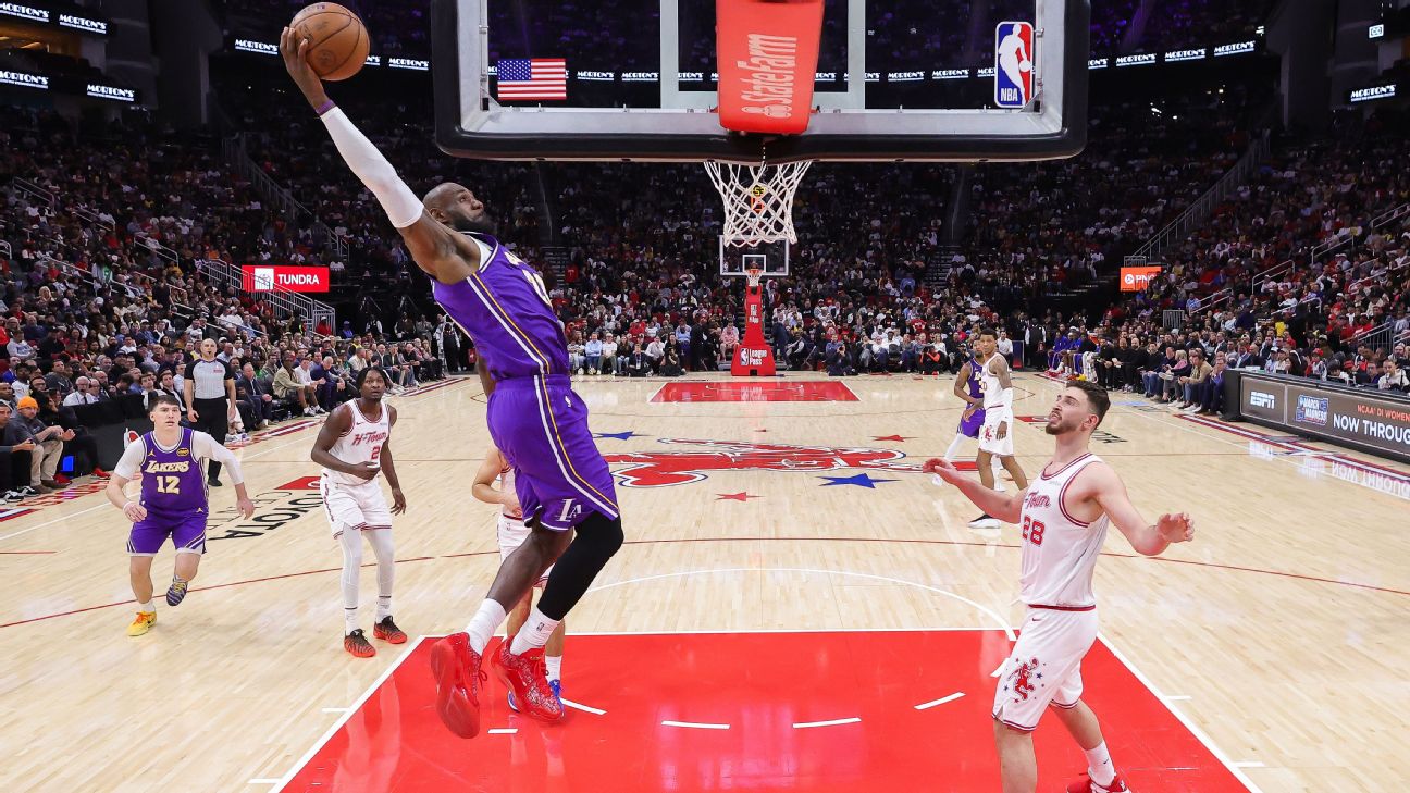 LeBron James' 6 dunks vs. Rockets key Lakers' 7th straight win