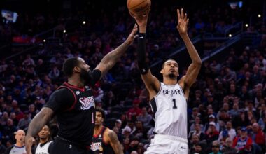 Spurs bounce back with 131-91 win over Sixers