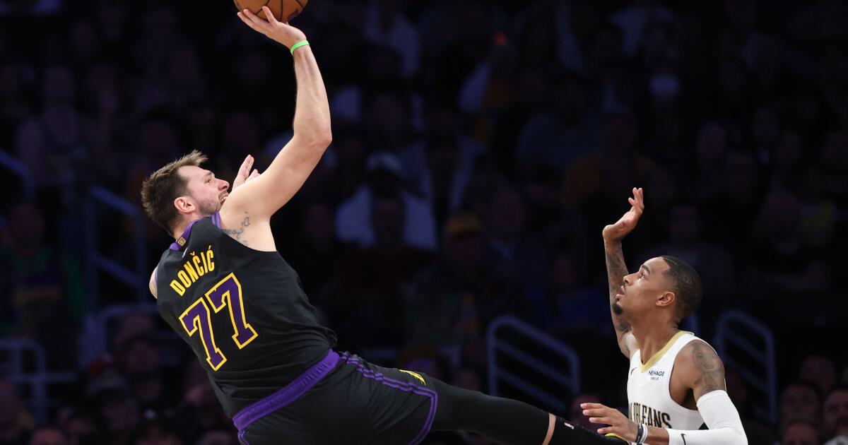 All five starters score in double figures as Lakers defeat the Pelicans