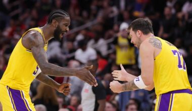 Lakers extend winning streak to six