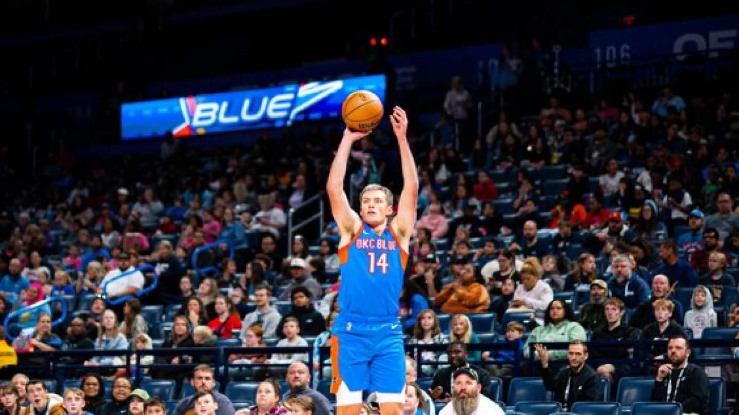OKC Thunder signs Payton Sandfort from the Blue to two-way contract