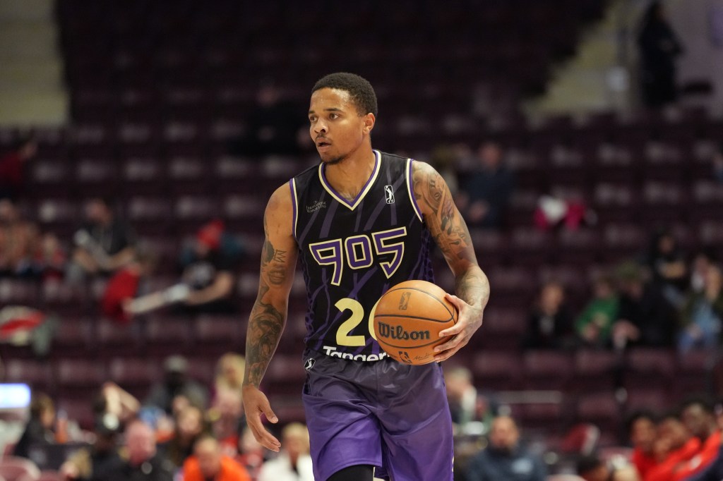 Markelle Fultz #26 of the Raptors 905 dribbles the ball.