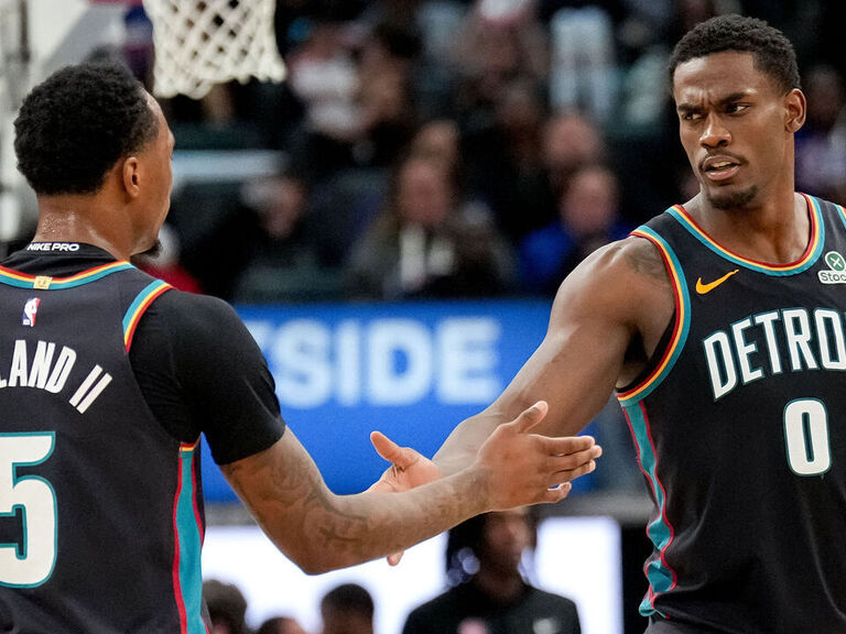 Duren's 30-point double-double leads Pistons past Pelicans