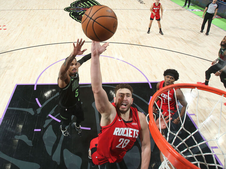 Sengun's monster night propels Rockets past Pelicans