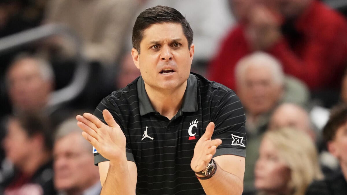 Cincinnati to fire Wes Miller: Bearcats coach out after 5 seasons, no NCAA Tournament bids