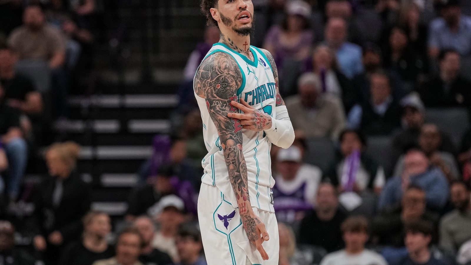 LaMelo Ball scores 30 as Hornets beat Kings 117-109