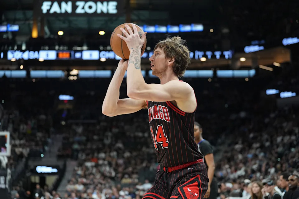 Mar 30, 2026; San Antonio, Texas, USA; Chicago Bulls forward Matas Buzelis (14) shoots in the first half against the San Antonio Spurs at Frost Bank Center. Mandatory Credit: Daniel Dunn-Imagn Images