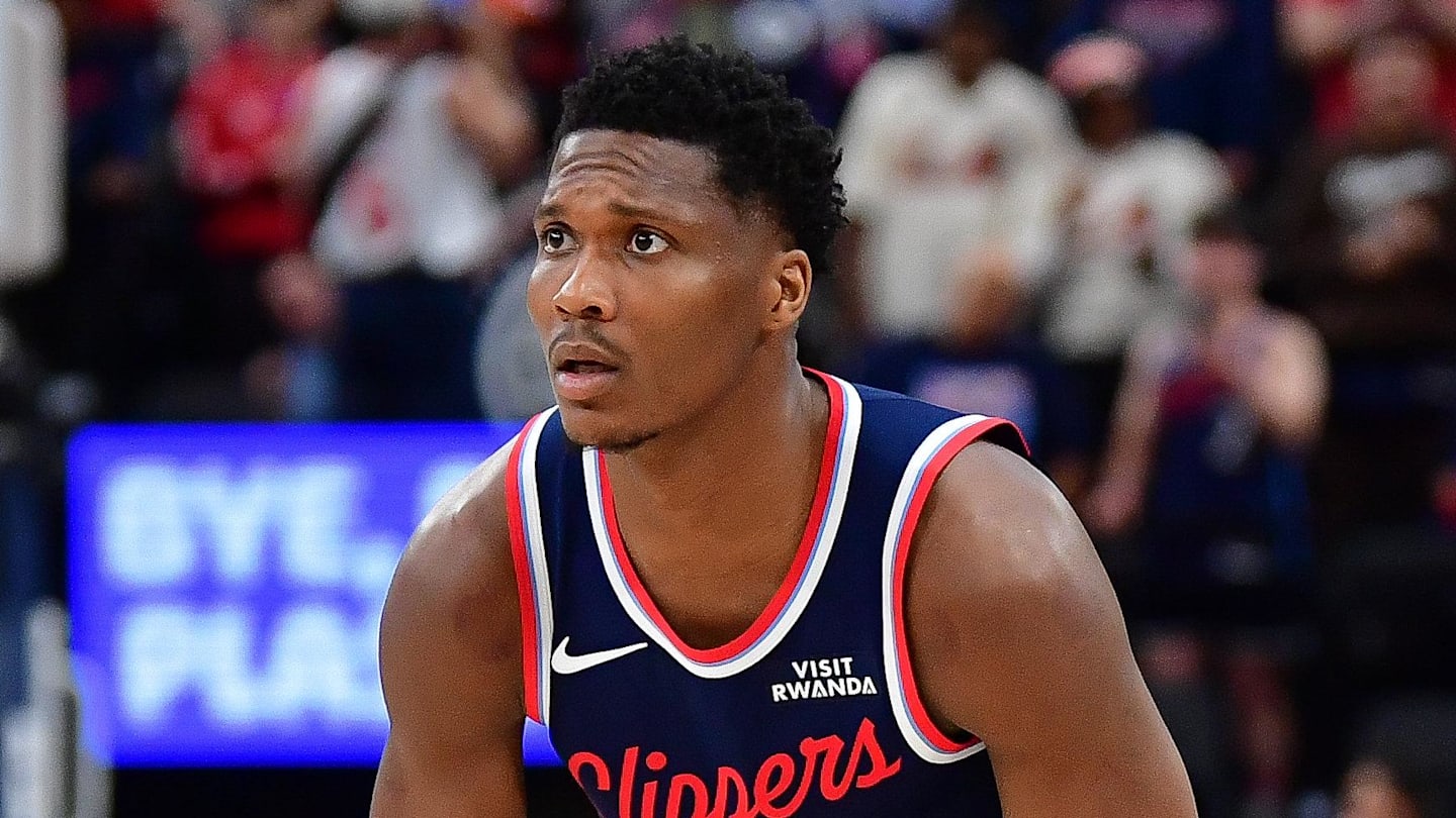 Los Angeles Clippers guard Bennedict Mathurin (9) controls the ball against the Toronto Raptors during the second half at Intuit Dome.