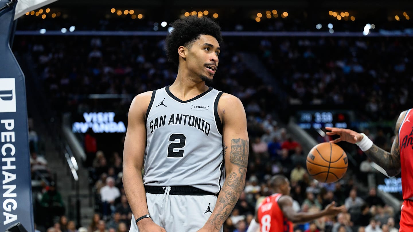 Apr 2, 2026; Inglewood, California, USA; San Antonio Spurs guard Dylan Harper (2) reacts after scoring during the second half against the Los Angeles Clippers at Intuit Dome. Mandatory Credit: William Liang-Imagn Images