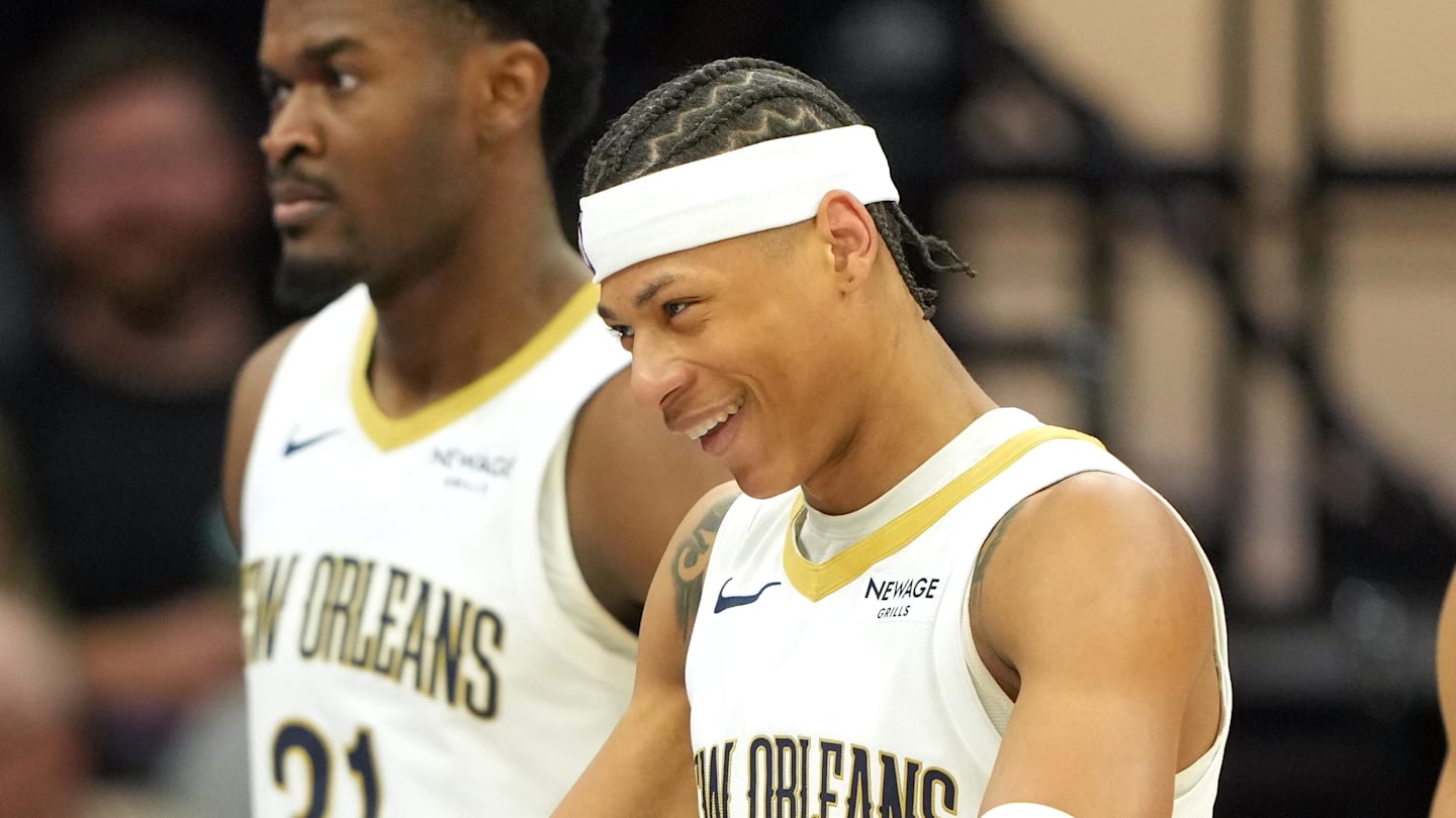 Apr 3, 2026; Sacramento, California, USA; New Orleans Pelicans guard Jeremiah Fears (right) is congratulated by forward Zion Williamson (left) after scoring against the Sacramento Kings during the fourth quarter at Golden 1 Center. Mandatory Credit: Darren Yamashita-Imagn Images