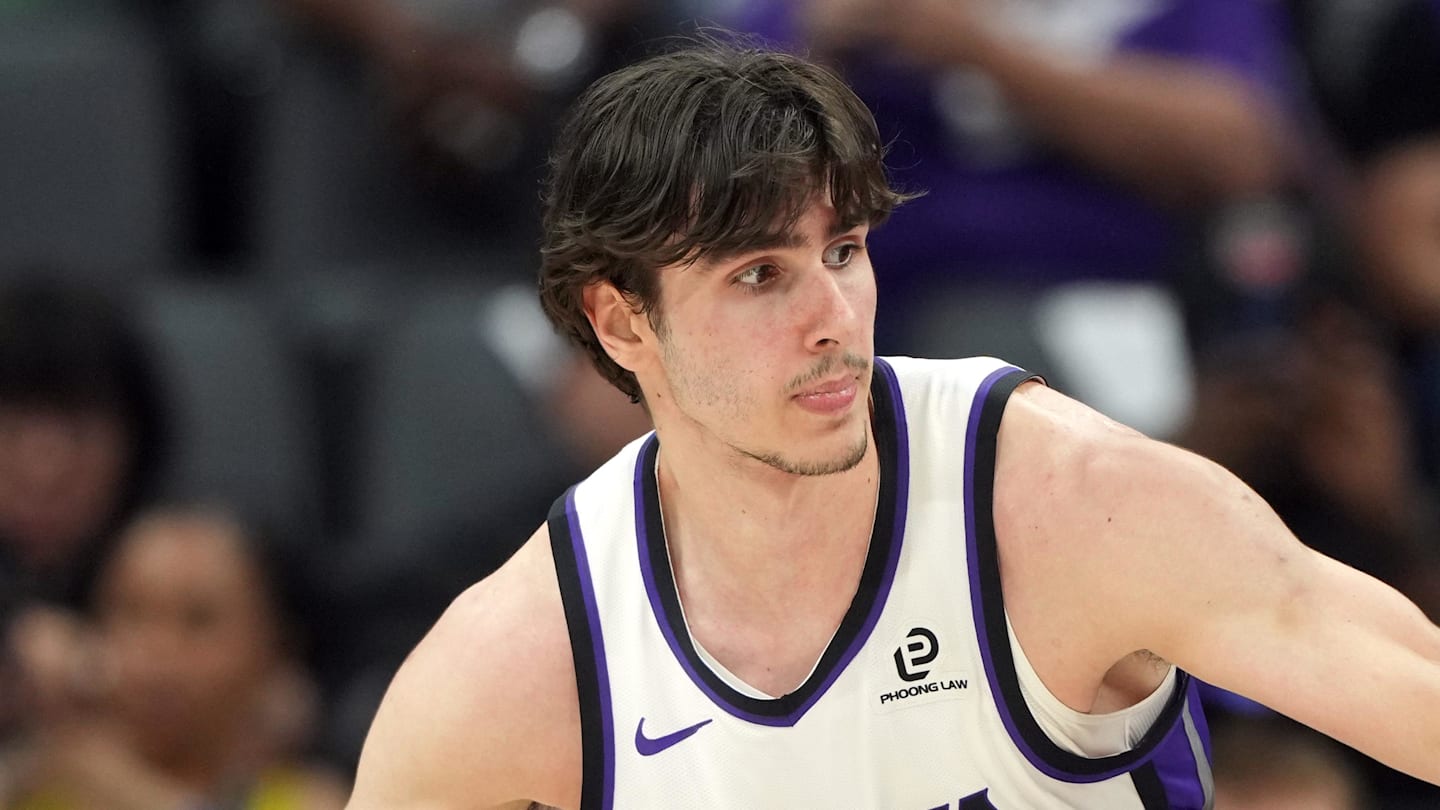 Apr 3, 2026; Sacramento, California, USA; Sacramento Kings center Dylan Cardwell (32) during the second quarter against the New Orleans Pelicans at Golden 1 Center. Mandatory Credit: Darren Yamashita-Imagn Images