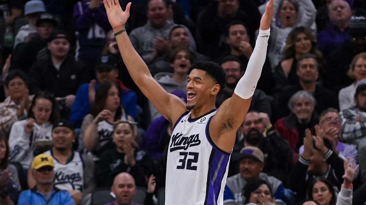 Kings' Dylan Cardwell Has Historic Performance in Blowout Loss to Clippers