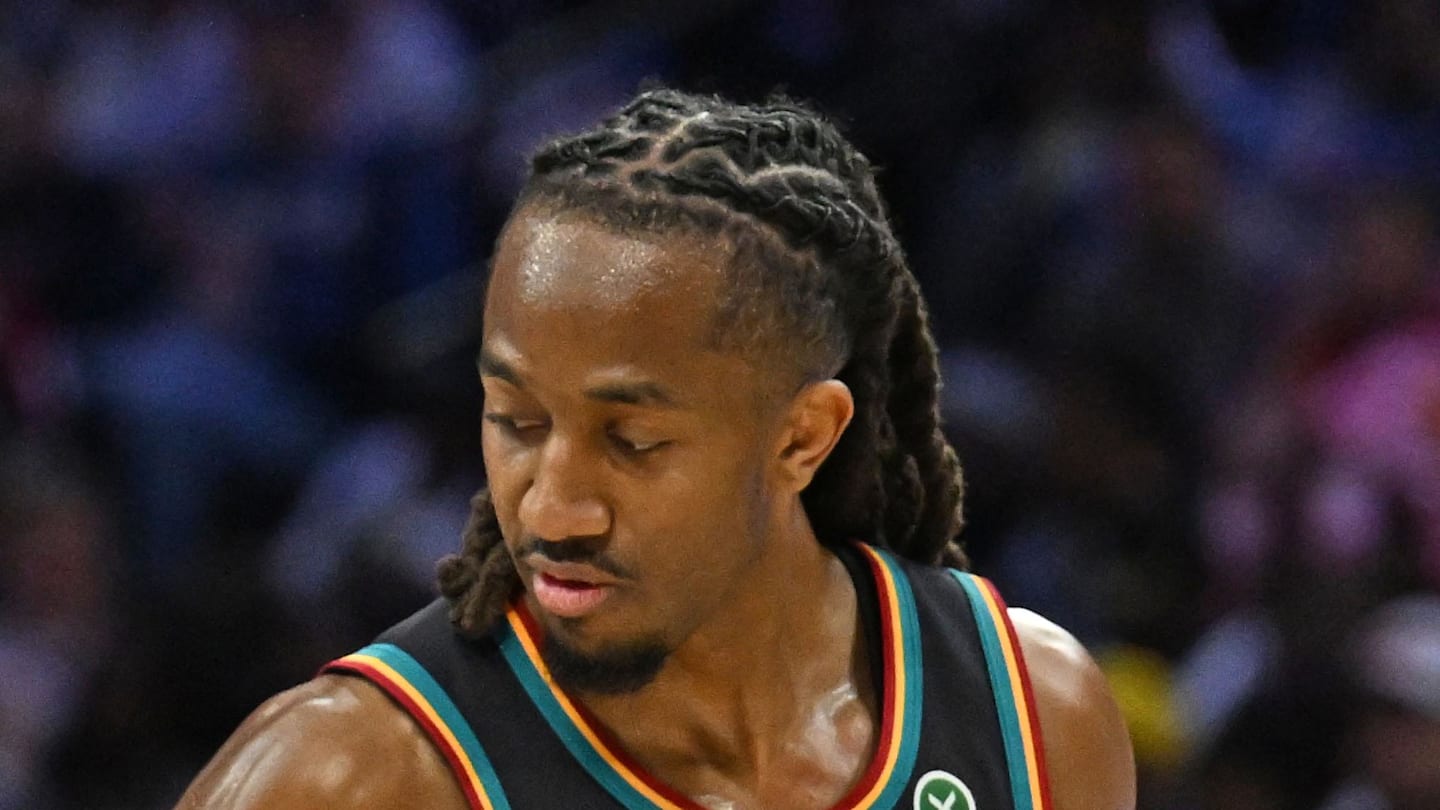 Apr 4, 2026; Philadelphia, Pennsylvania, USA; Detroit Pistons forward Tobias Harris (12) and guard Daniss Jenkins (24) celebrate: Eric Hartline-Imagn Images
