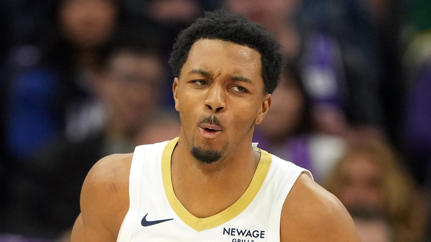 Apr 3, 2026; Sacramento, California, USA; New Orleans Pelicans forward Trey Murphy III (25) reacts after dunking against the Sacramento Kings during the third quarter at Golden 1 Center. Mandatory Credit: Darren Yamashita-Imagn Images