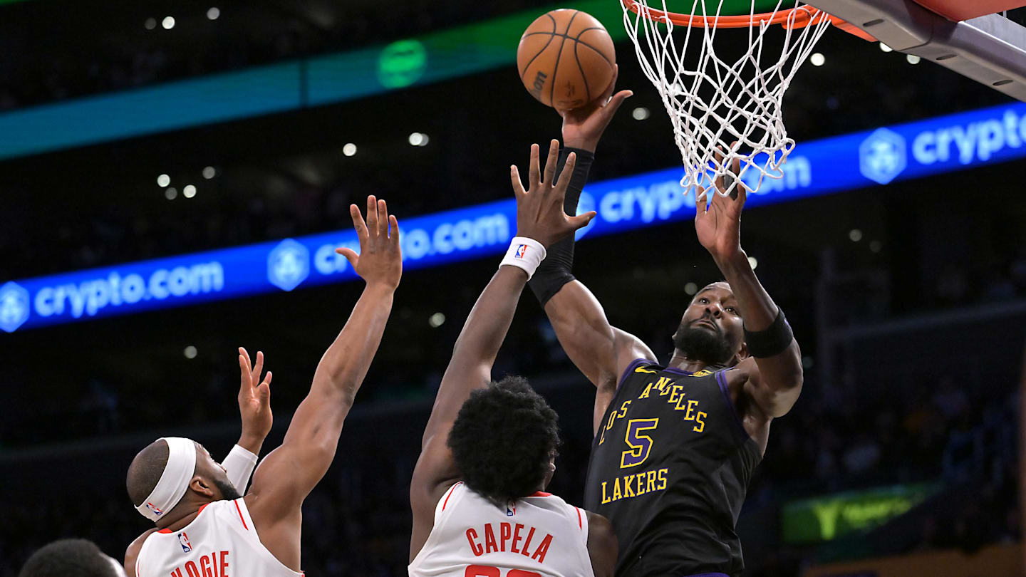 Clint Capela Reacts to Deandre Ayton’s Viral Jab as Lakers Take Control vs. Rockets