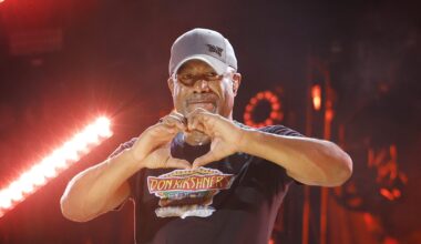 Darius Rucker Responds After Spurs’ Keldon Johnson Talks ‘Wagon Wheel’