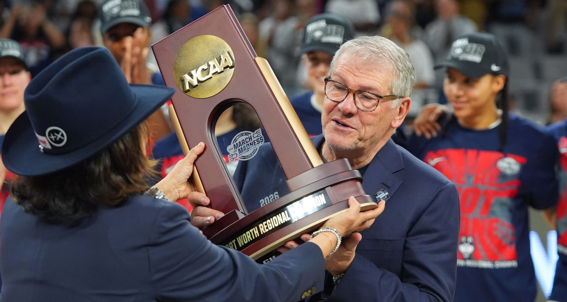 Geno Auriemma taking an undefeated UConn team to Final Four for 9th time