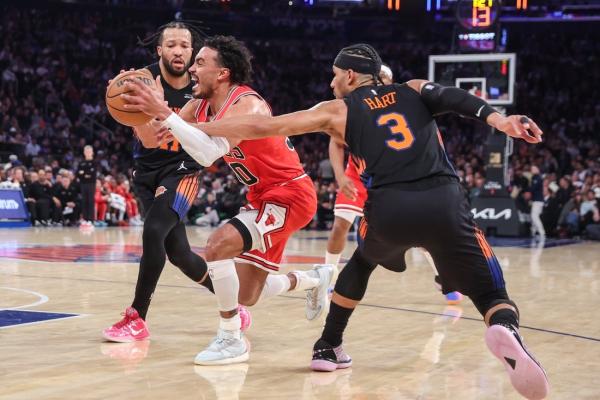 Knicks jump out to massive lead, pummel Bulls by 40