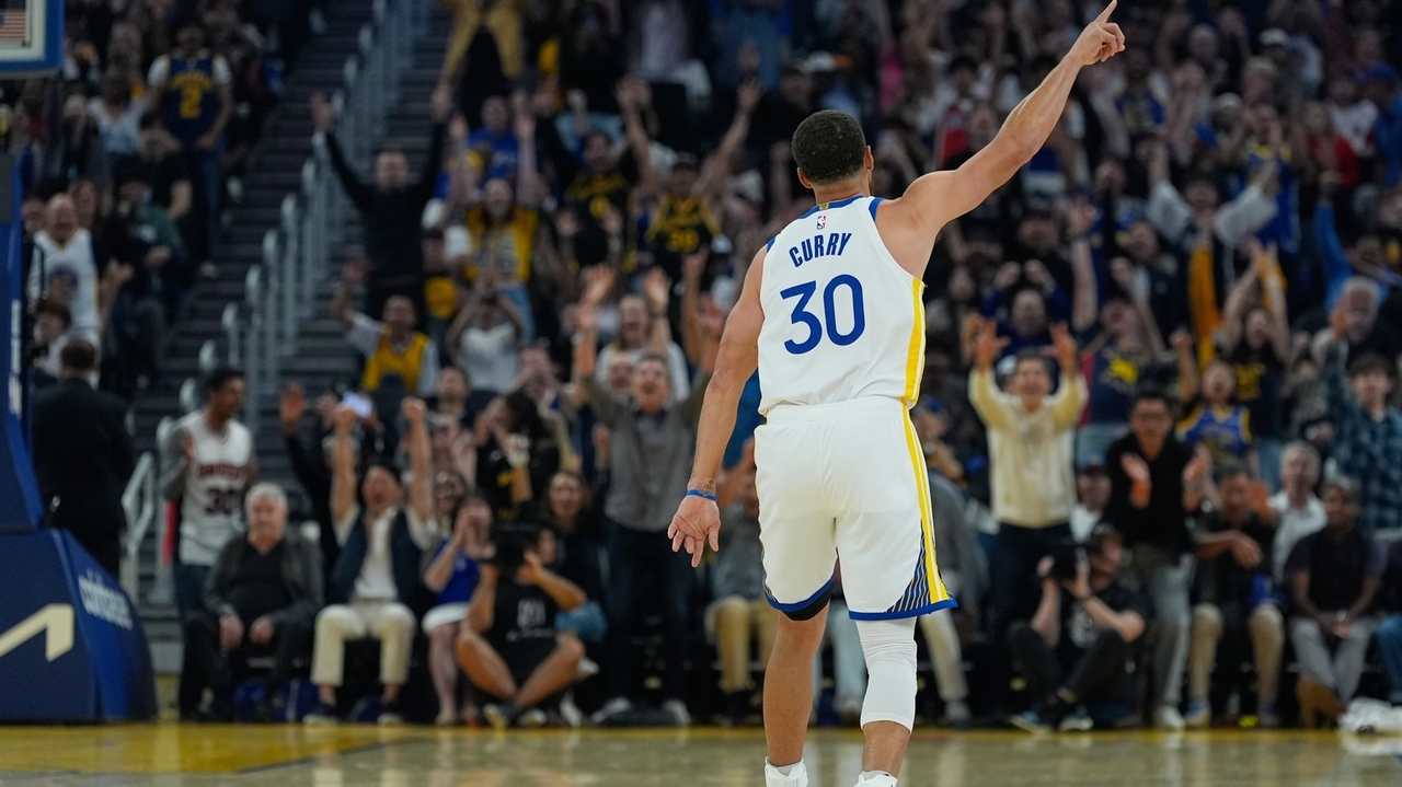 After missing more than 2 months with right knee injury, Stephen Curry returns for Warriors