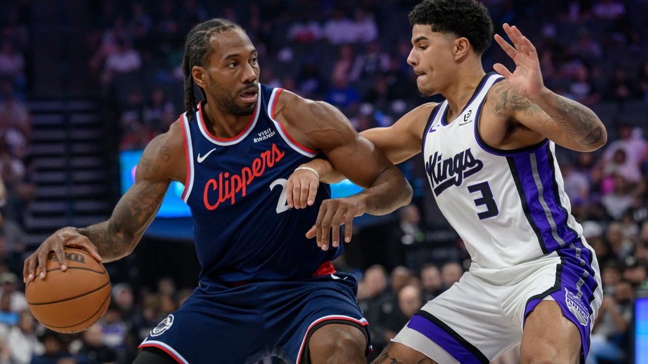 Kawhi Leonard scores 26 points to lead the Clippers to a 138-109 win over the Kings
