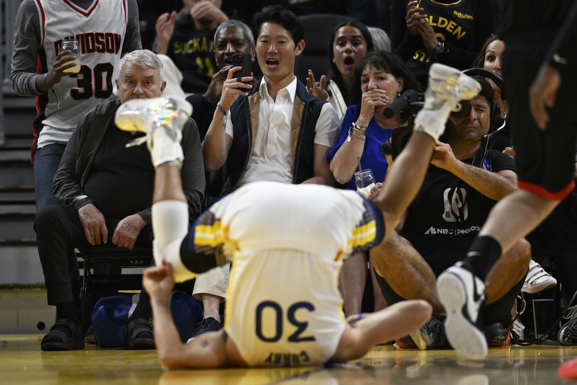 Stephen Curry goes to the floor as NBA admits two missed calls down the stretch
