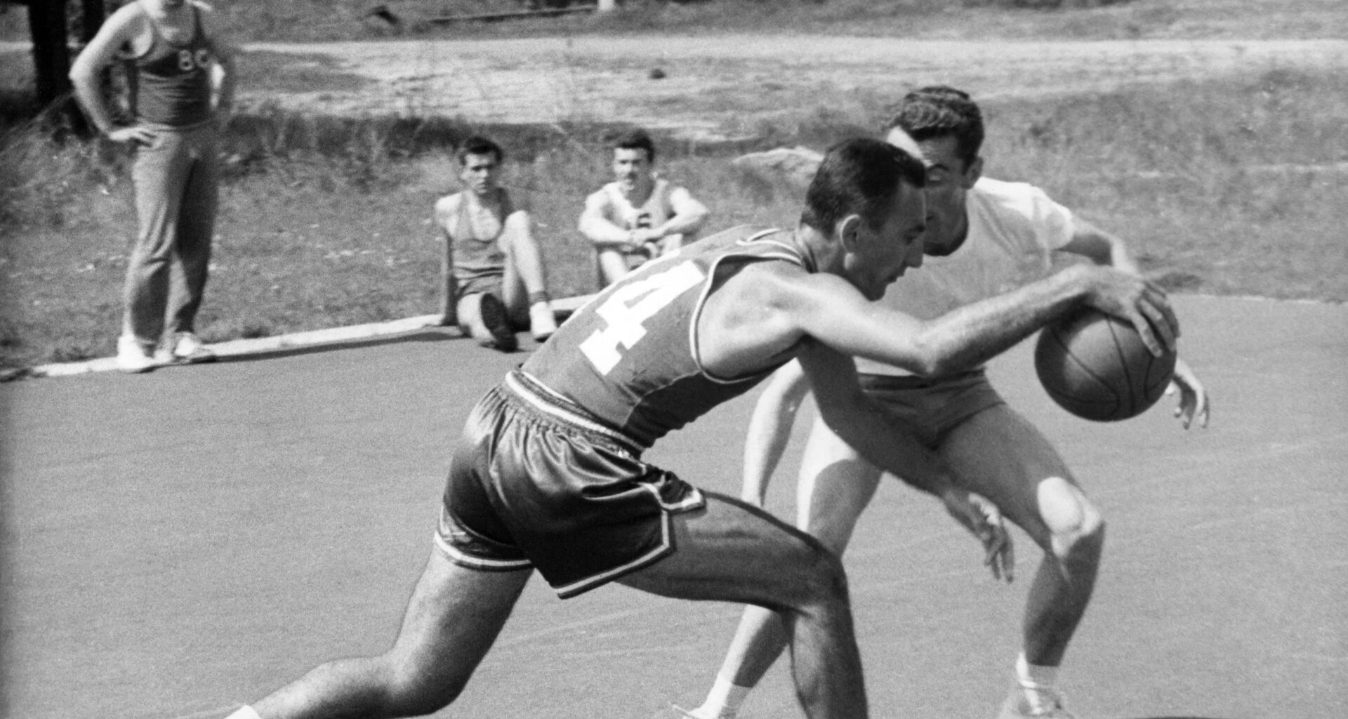 White draft Cousy NBA-record 19 assists; Abdul-Aziz born